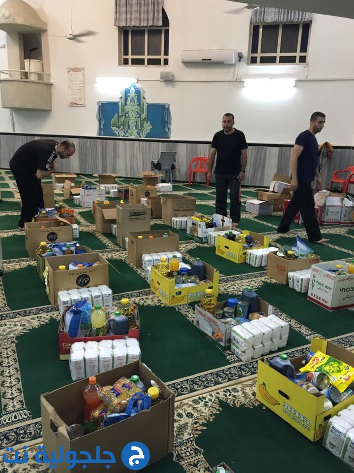 جمع وتوزيع زكاة الفطر في مسجد ابو بكر الصديق